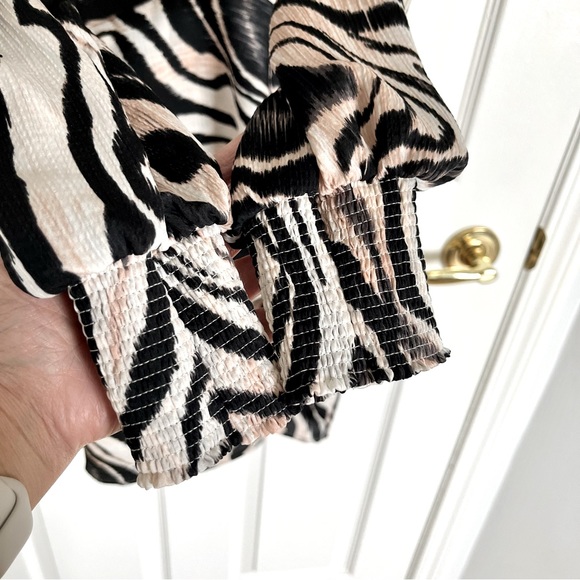 🆕 ANTHROPOLOGIE PRINTED WRAP DRESS - Picture 7 of 8